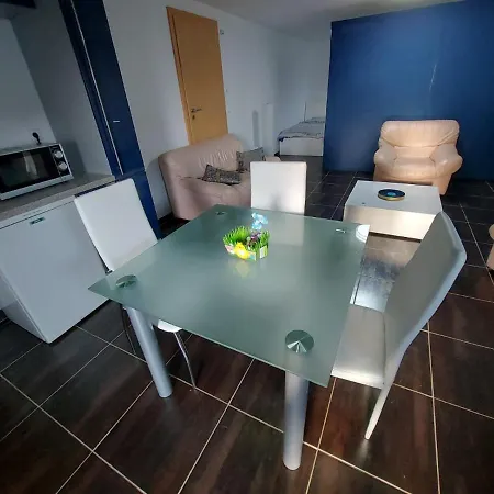 Daire Lovely With Private Patio And Private Entrance In Luxembourg 60m2 Saeul